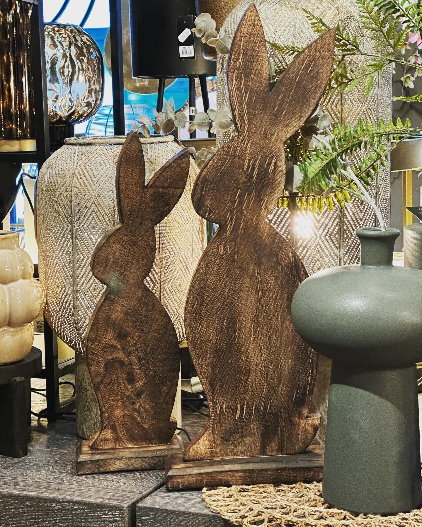 Kiristi Brown wood rabbit statue big M 719844 Ptmd