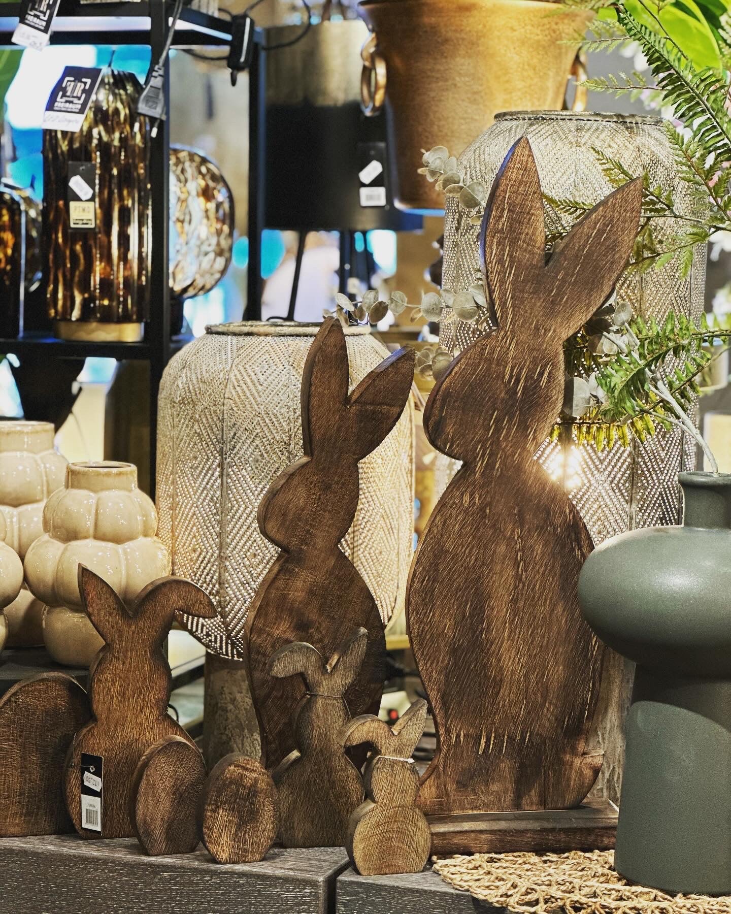 Kiristi Brown wood rabbit statue big M 719844 Ptmd